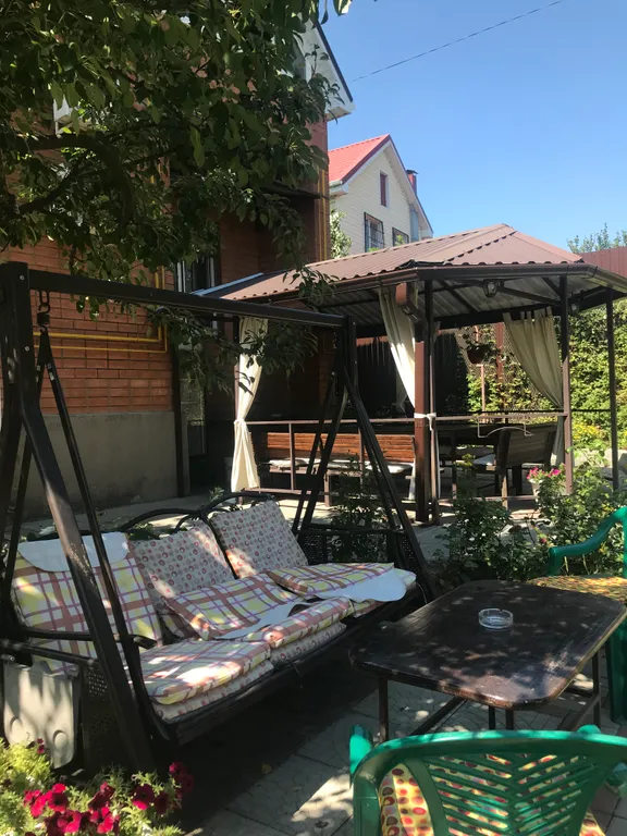 Дом для отдыха с летним бассейном