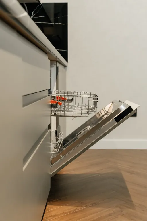 Уютная трешка с красивым видом на горы