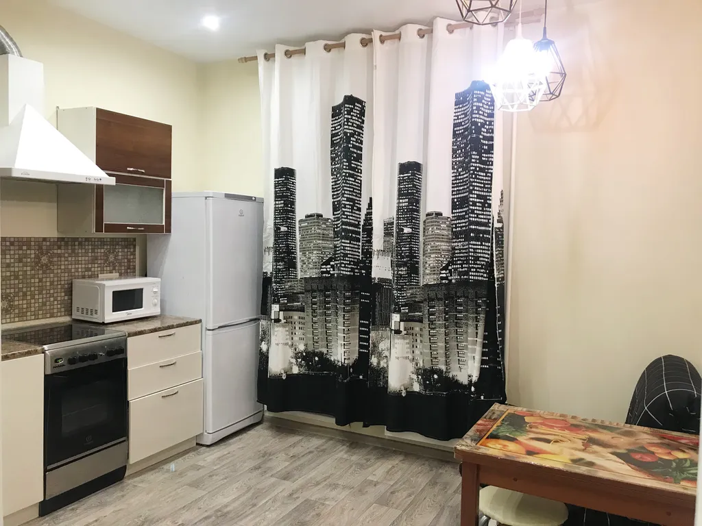 Квартира у ТЦ Аура