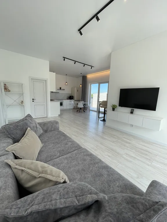 Уютный приватный дом с бассейном в горах среди виноградников