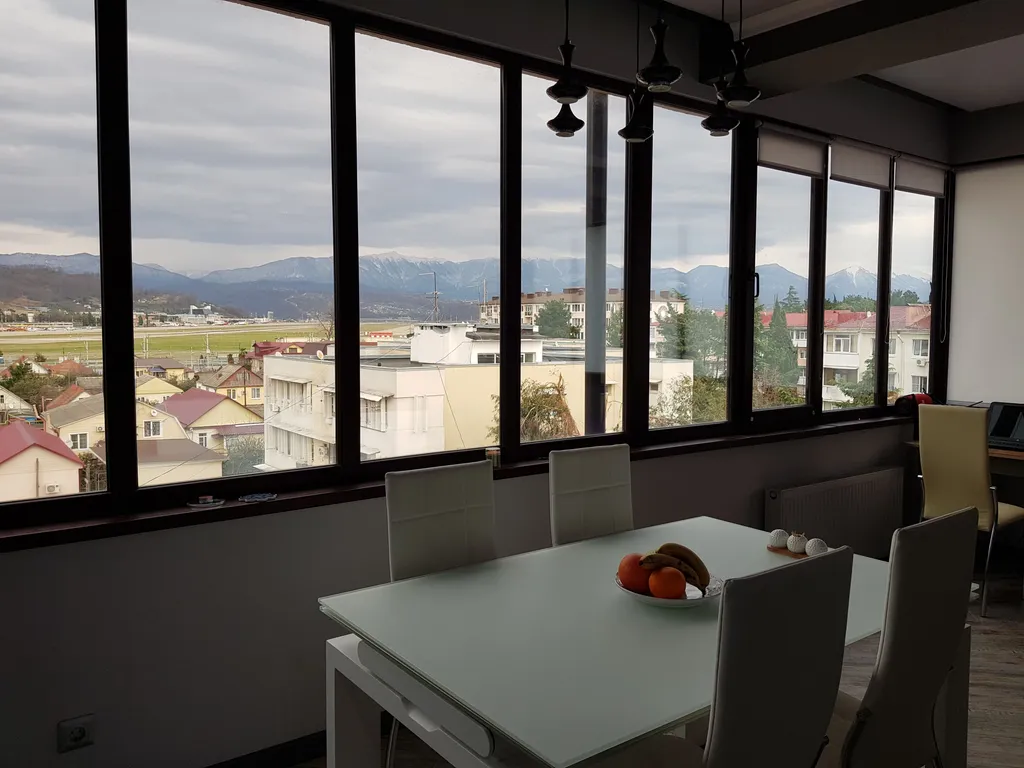 Квартира Просторная квартира с видом на горы и взлетающие самолёты — Адлер