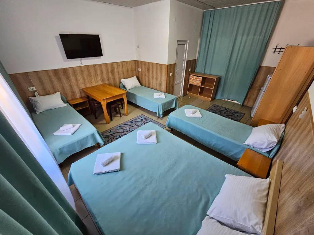 Квартира Квартира Семейный 5ти-местный номер стандарт 2й этаж. — Лазаревское