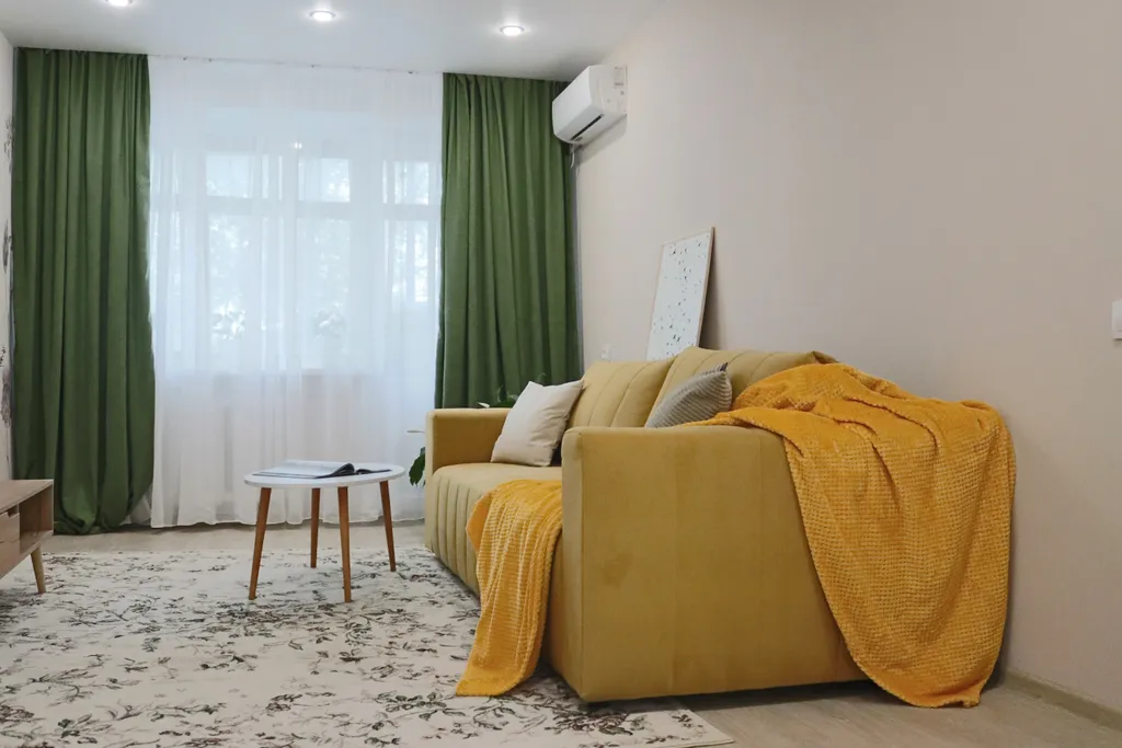 Уютная трехкомнатная квартира с дизайнерским ремонтом