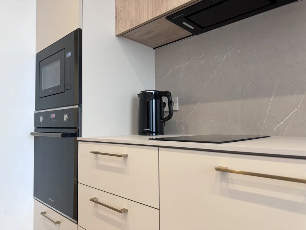 Дизайнерский апартамент с видом на море