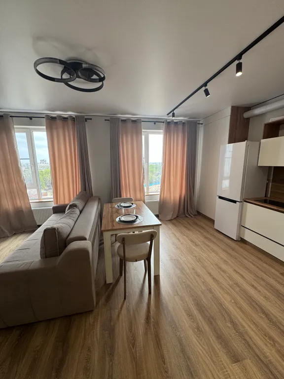 Уютная студия в элитном районе города, на берегу реки Волга