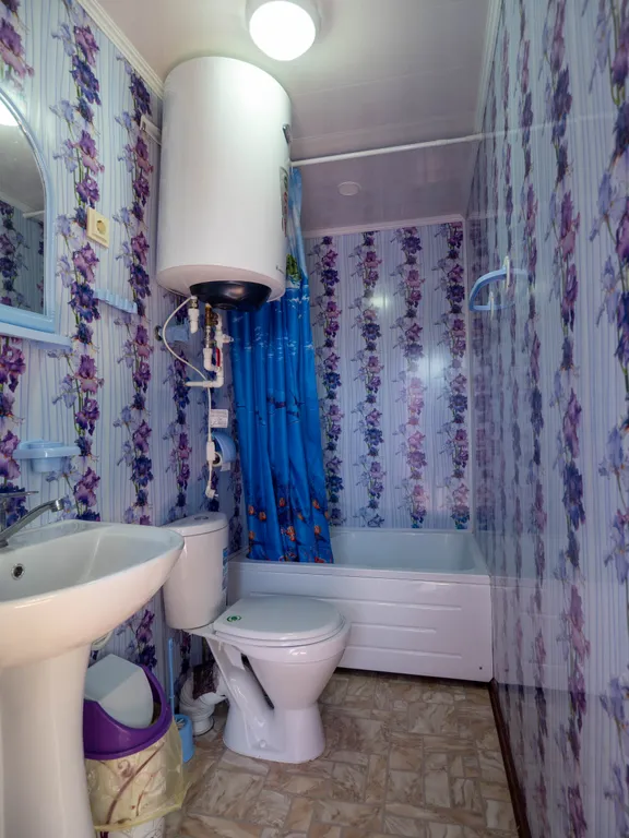 Уютрый домик в глубине сада