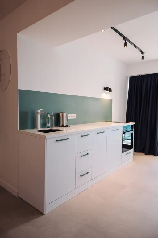 Апартамент с панорамной ванной рядом с морем