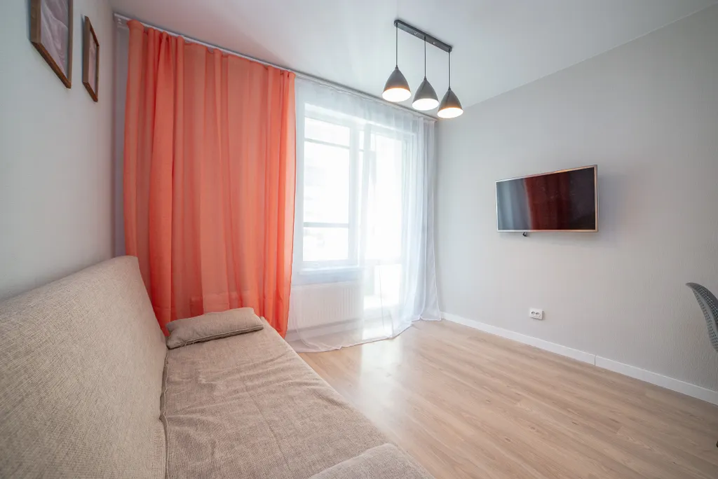 Евродвушка с балконом на Тверитина 41 для 4 гостей