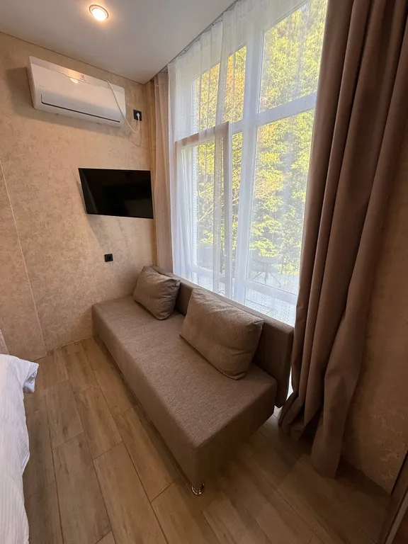 Квартира Квартира Улучшенный номер с балконом в новом коттедже с бассейном и сауной — Лазаревское