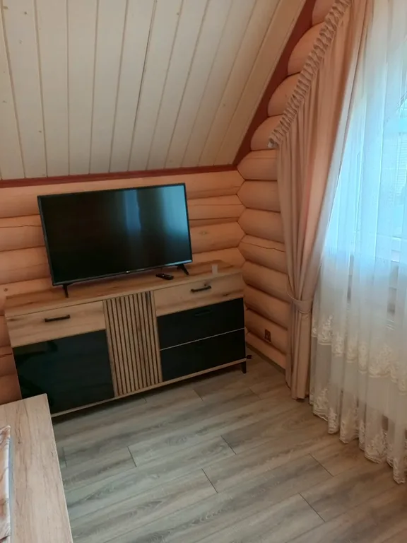 Уютный загородный дом с видом на лес