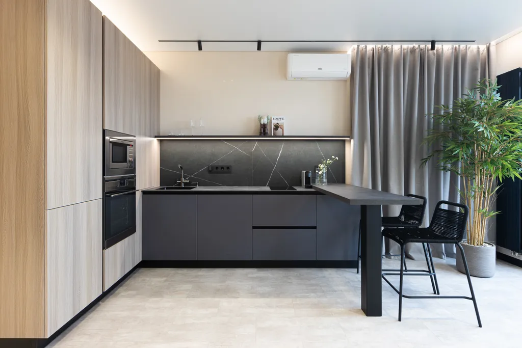 Апартаменты бизнес-класса в центре города с панорамным видом на пруд