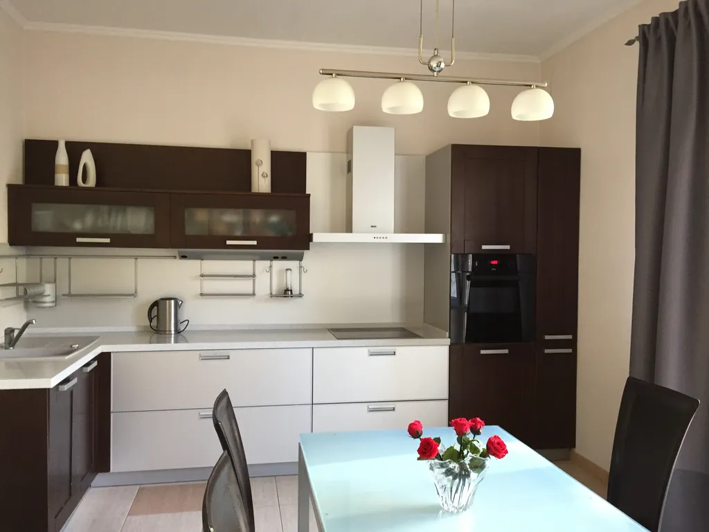 Бассейн. Живописный вид на море