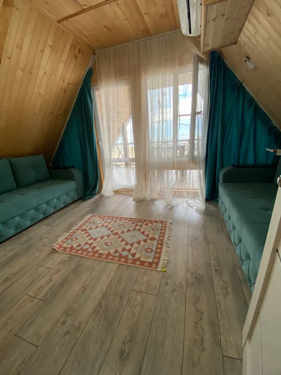 Домики на берегу Каспийского моря