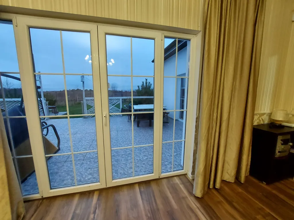 Дом с террасой на берегу моря