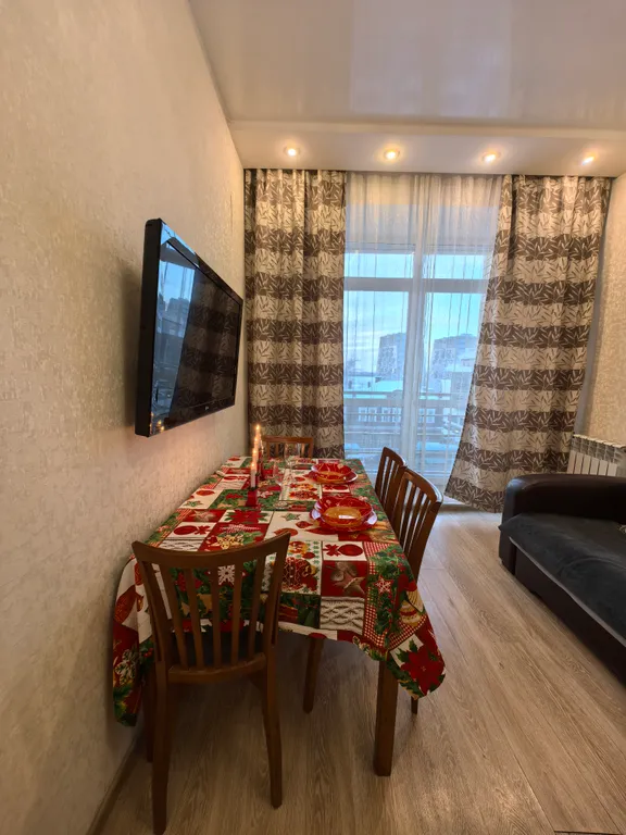 Евродвушка на набережной с видом на Собор для четверых