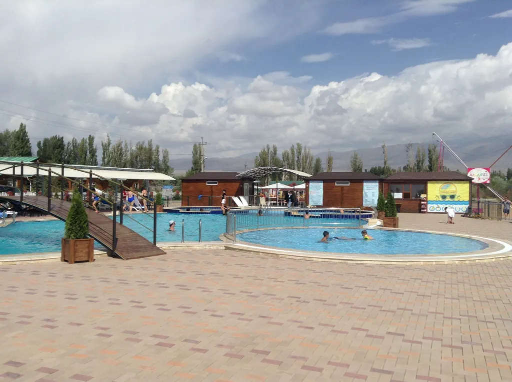 Классный коттедж с минеральной джакузи! Горы, солце - летом и зимой!