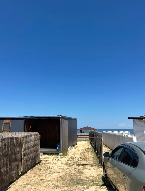 Домик на берегу моря