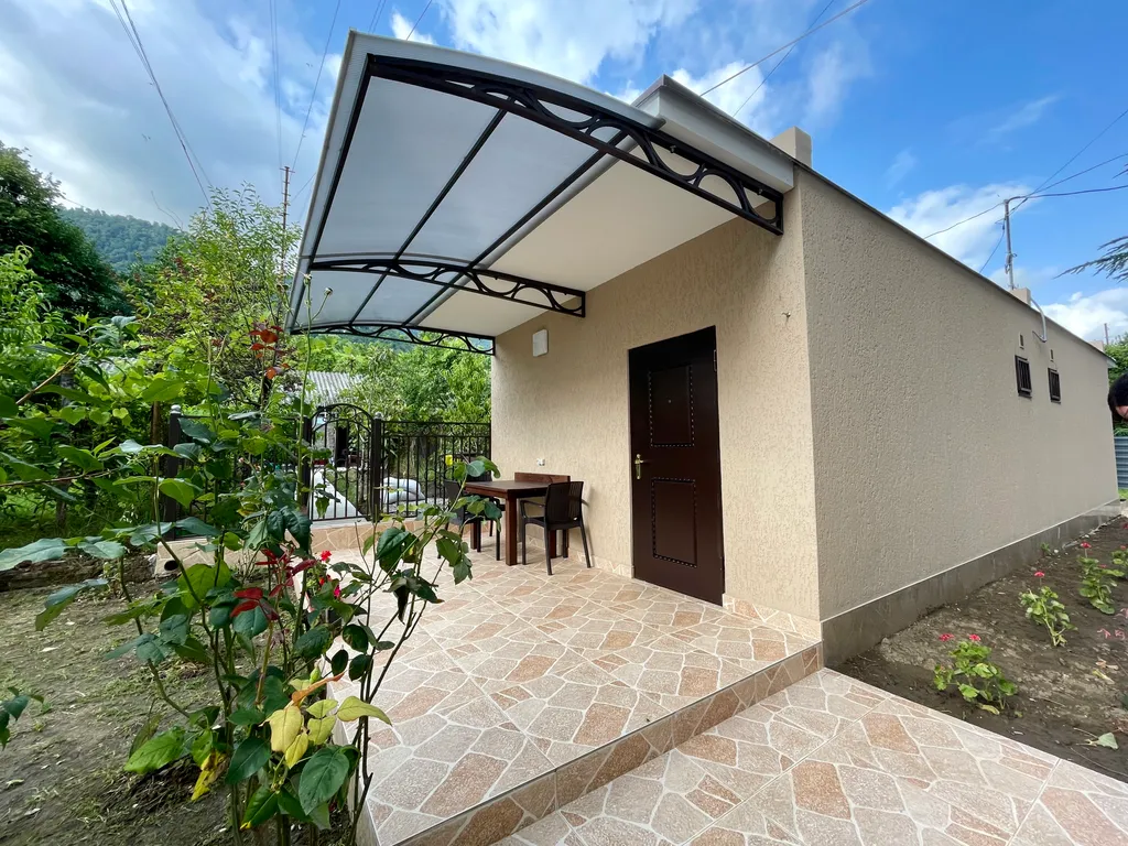 Квартира с отдельным входом и придомовой территорией — аренда посуточно в Новый Афон