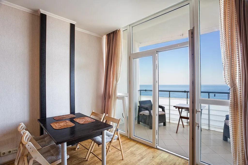 Апартаменты с видом на море и горы рядом с Артеком в Белом доме