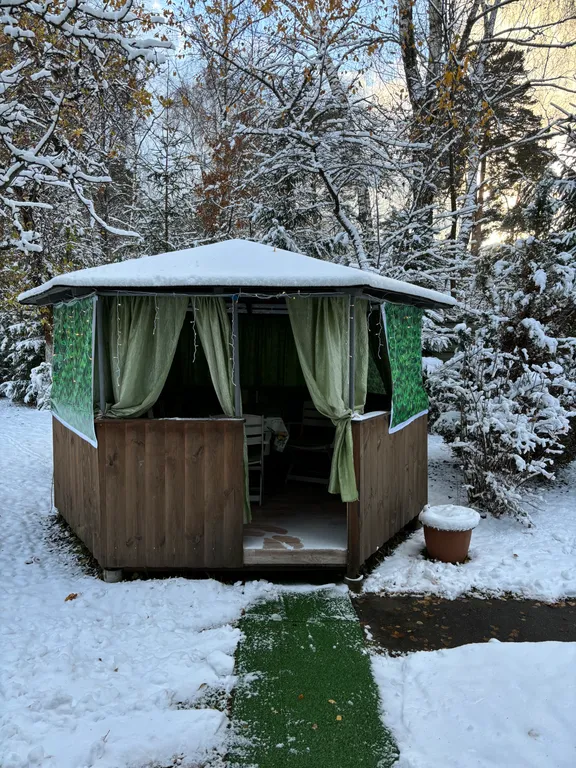 Уютный дом с садом