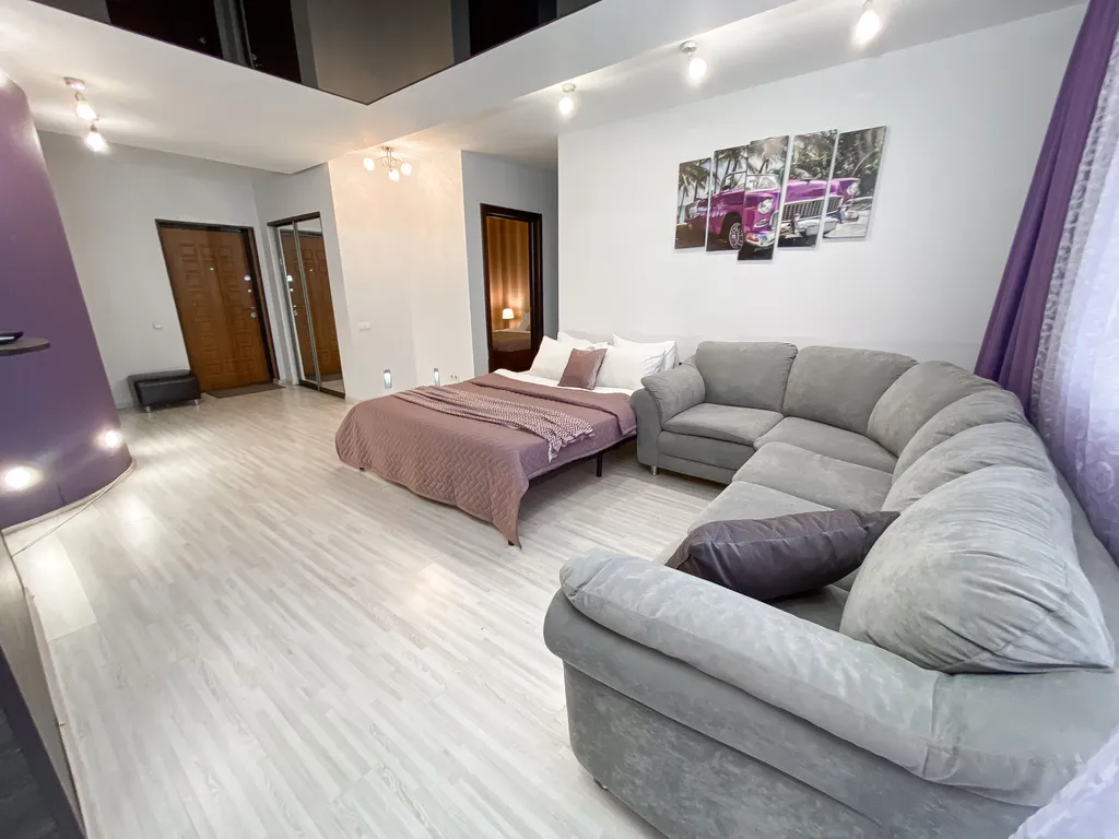 Семейная квартира с камином у ТЦ Аквамолл