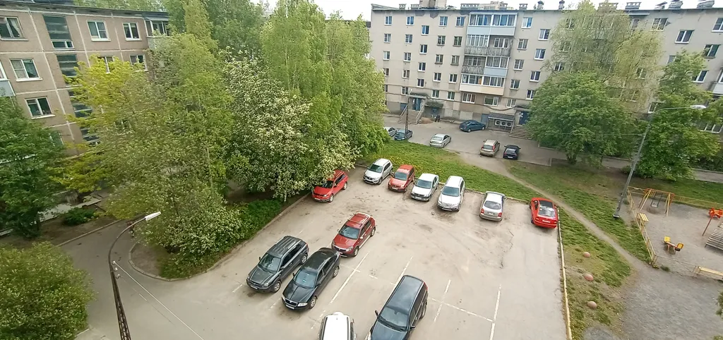 Квартира в спальном районе удобна для семьи или командировки