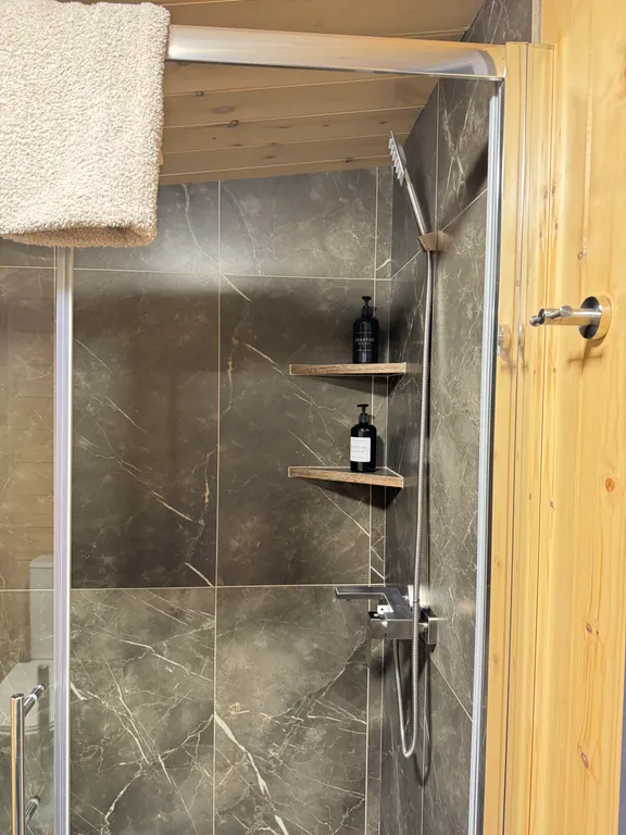 Двухэтажный дом с видом на горы База отдыха ПроЛес