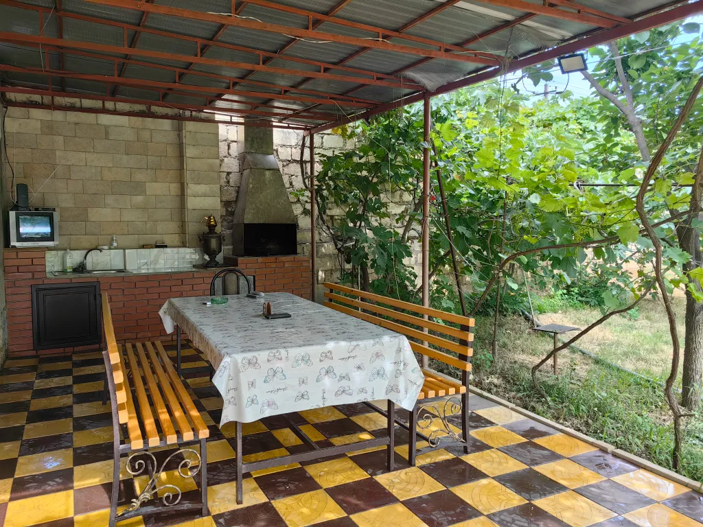 Просторный дом с зоной барбекю