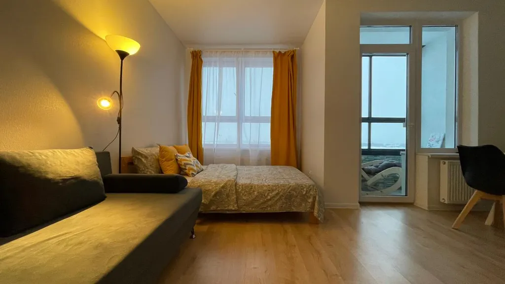 Не в отеле, а в квартире