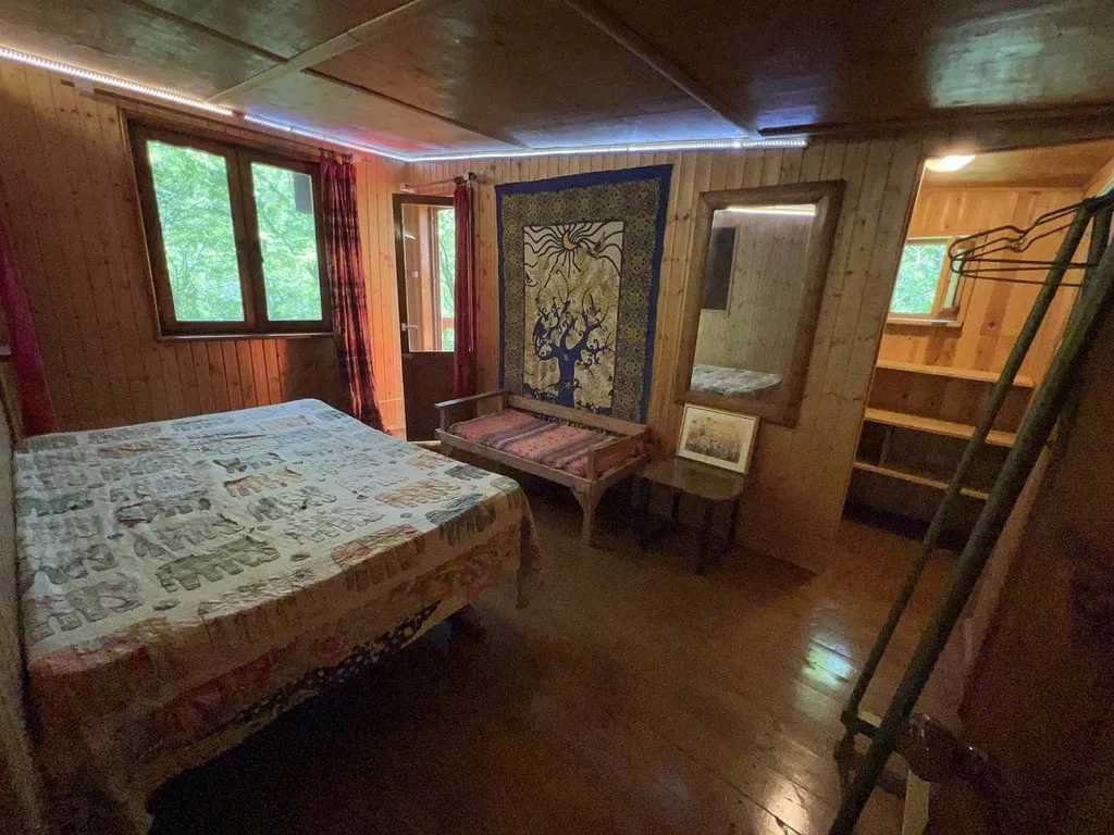 Вилла парящая над лесом