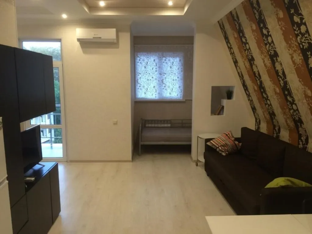 Студия с балконом