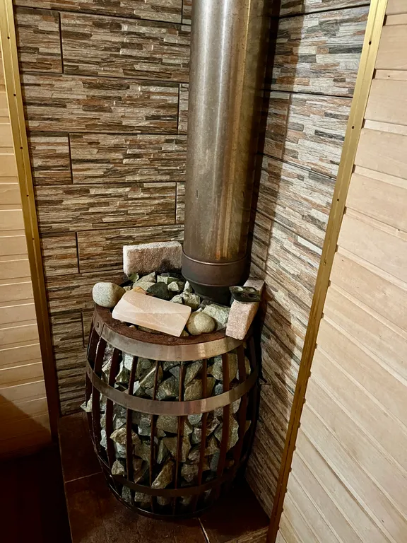 Уютный дом у леса