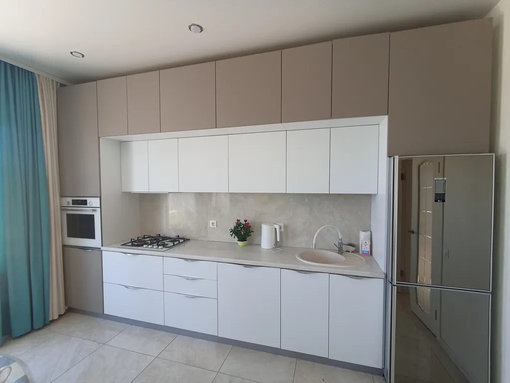 Уютный дом у реки