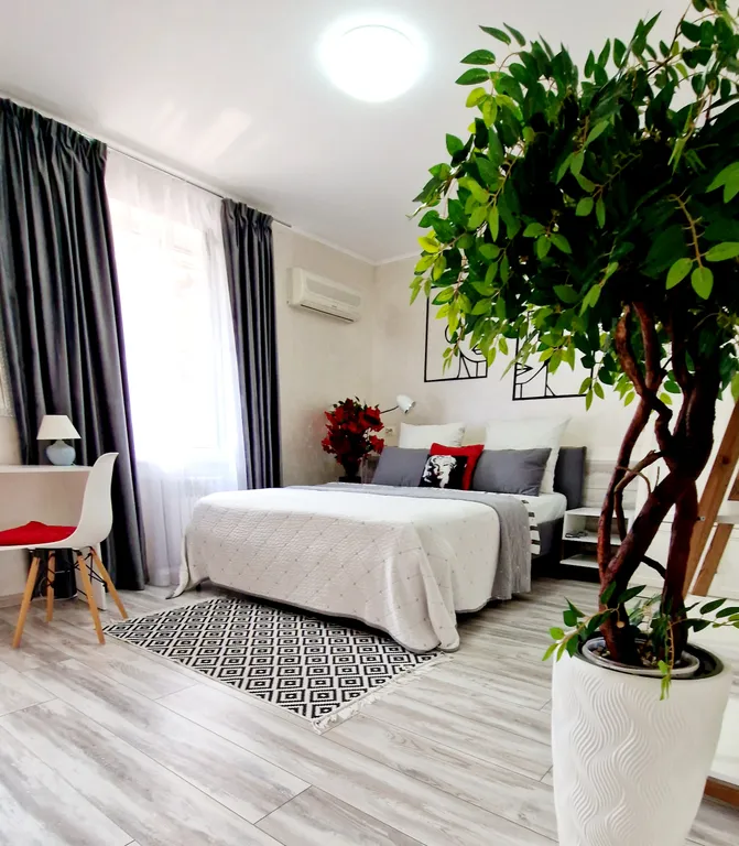 Квартира Квартира Просторная студия с балконом на тихой улице — Геленджик