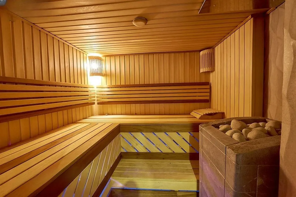 Элитный коттедж с бассейном и спа на берегу озера в живописном месте