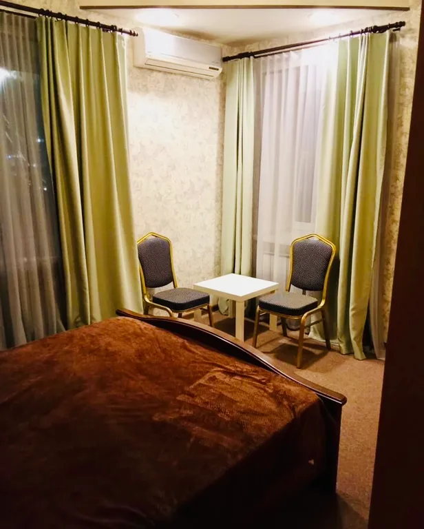 3-этажный уютный коттедж в тихом месте в пределах города