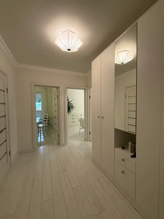 Квартира Две изолированные спальни с видом на горы в центре Ялты. — аренда посуточно в Ялта