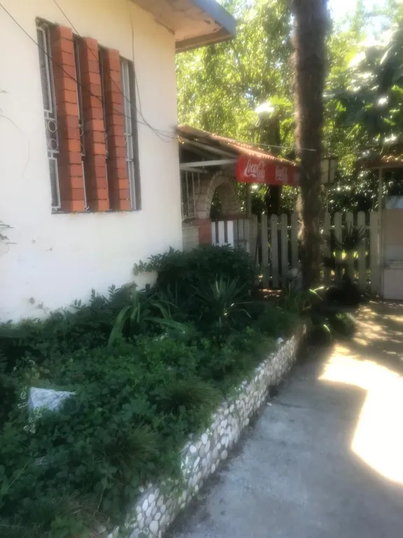 Комната в частном доме с большим двором