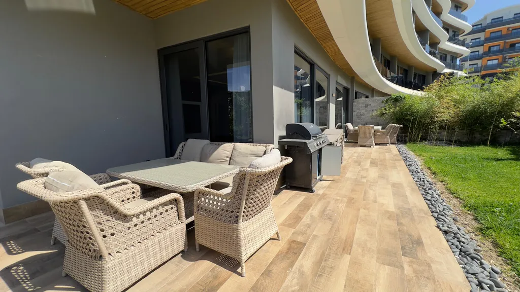 Duplex 3+1 в современном комплексе Via Mar Residence с выходом в сад