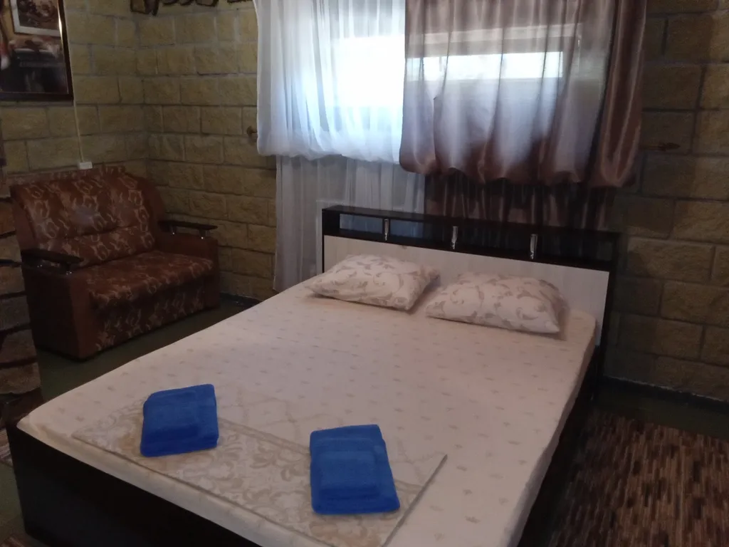 Коттедж Уютный домик с зоной барбекю — аренда посуточно в Майкоп