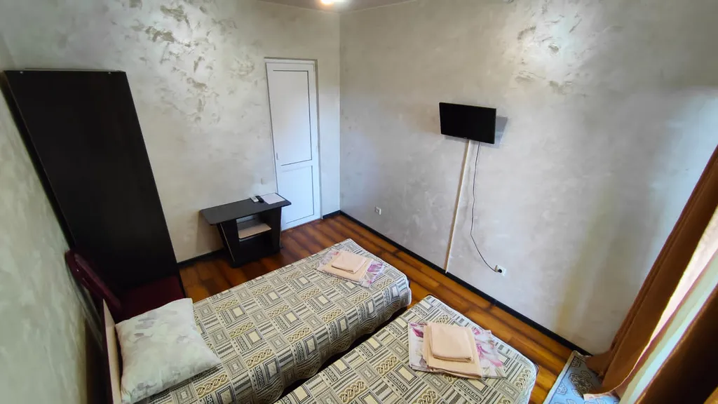 Чистые и уютные номера в 5-7 минутах ходьбы до моря