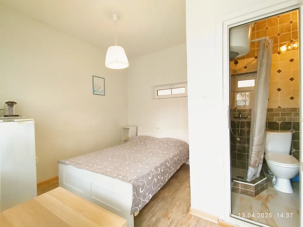 2-местная комната с удобствами балконом в 7 минутах до моря