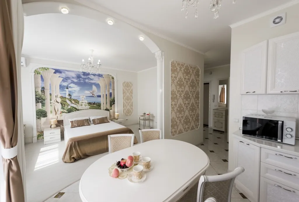 Студия в центре (рядом Суворовское училище и Хилтон)