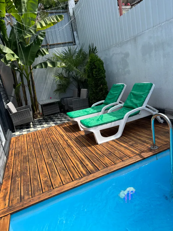 Уютный новый дом с собственным бассейном