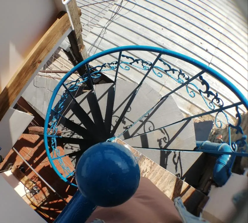 Уютная студия в мансарде грузинского дворика