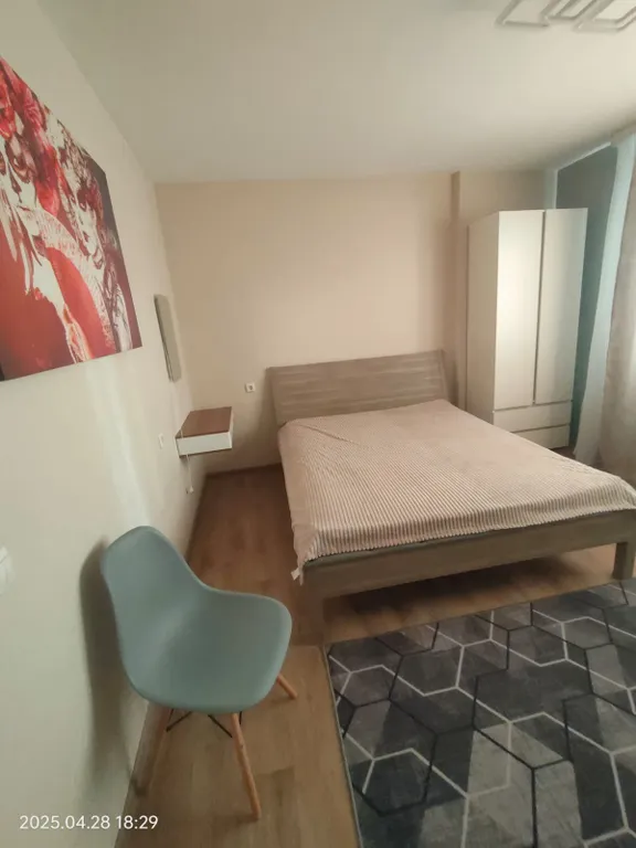 Уютная двухкомнатная квартира с видом на город и реку с 25 этажа