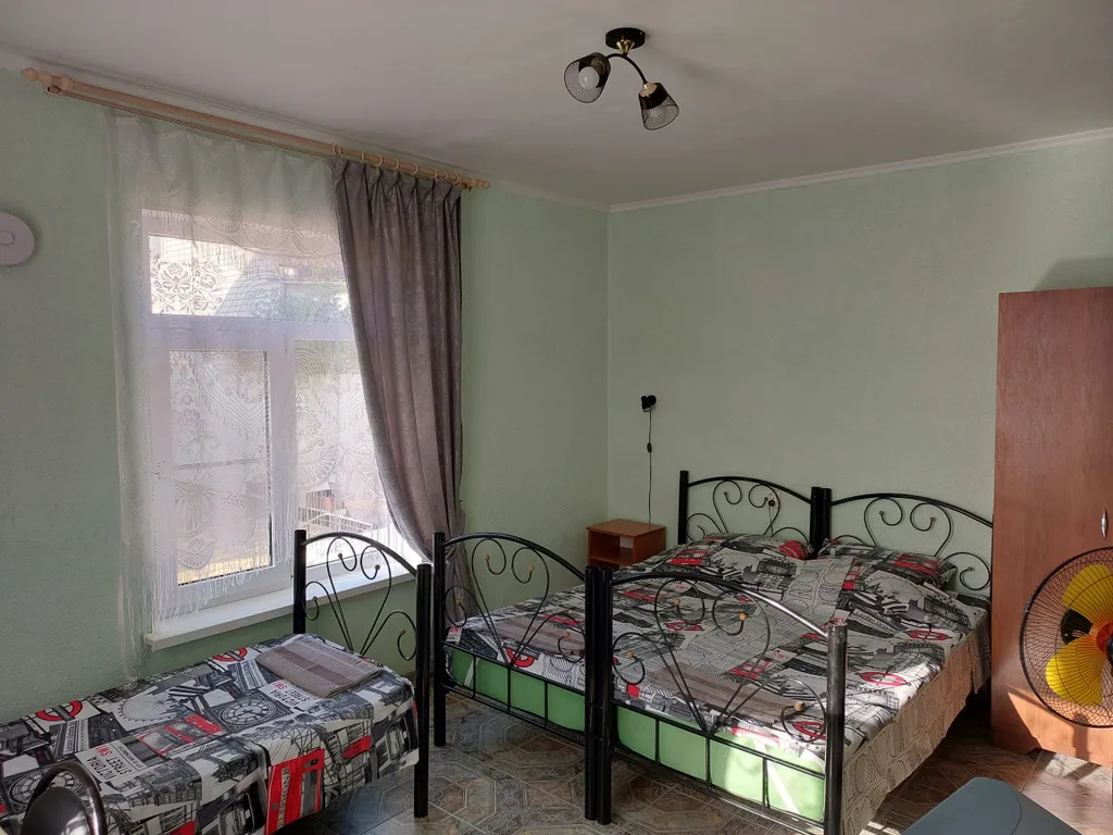 Уютный дом с видом на сад