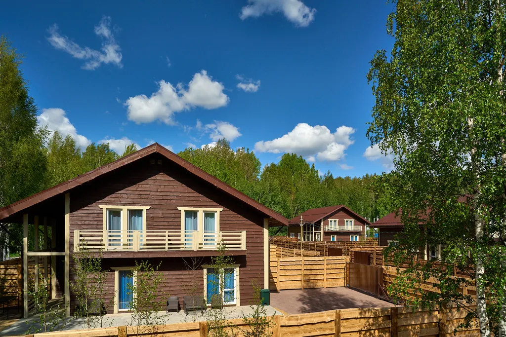 Коттедж Уютный коттедж на берегу Красного озера — Светлое