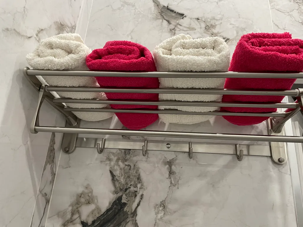 Красивая  евродвушка в шаговой доступности от нескольких пляжей