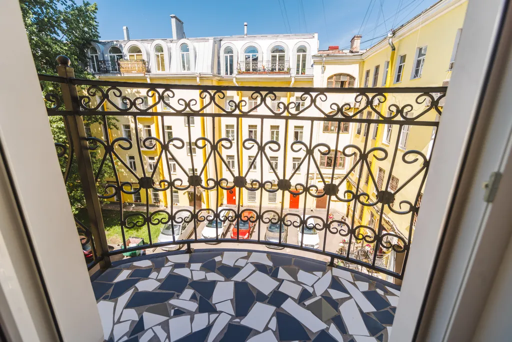 Квартира Квартира Deluxe Yellow Yard с балконом и парковкой в самом центре — Санкт-Петербург